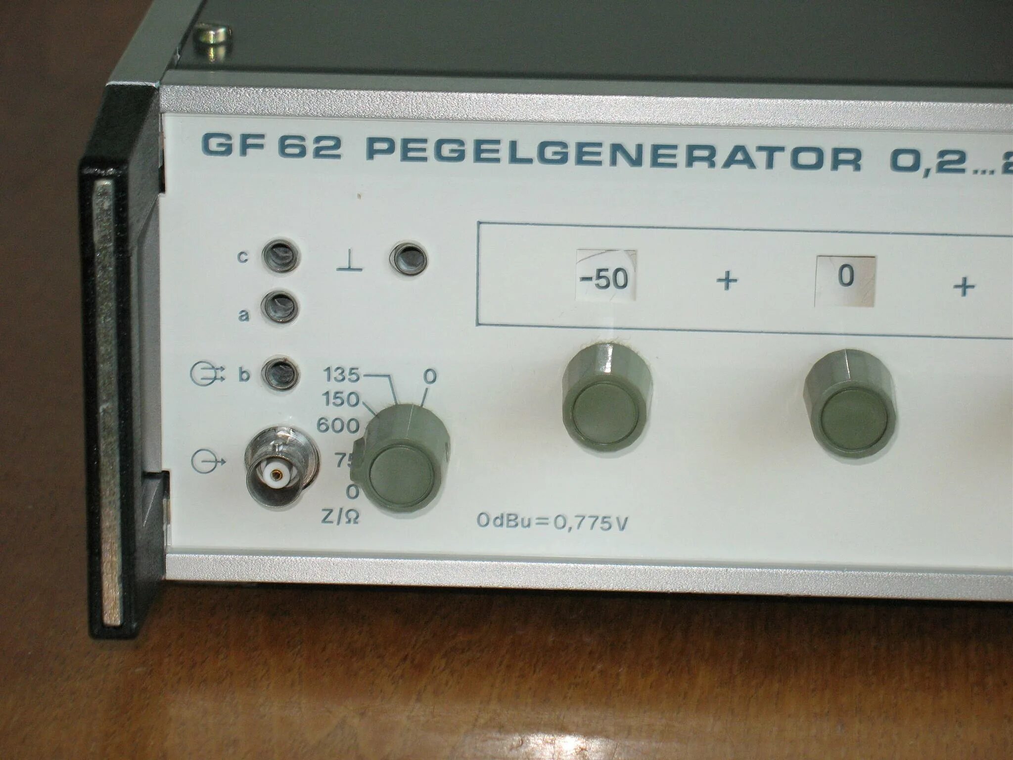 Генератор gf. Прибор генератор gf-61. генератор гф-05. генератор сигналов пациента типа гф. pracitronic mv61.