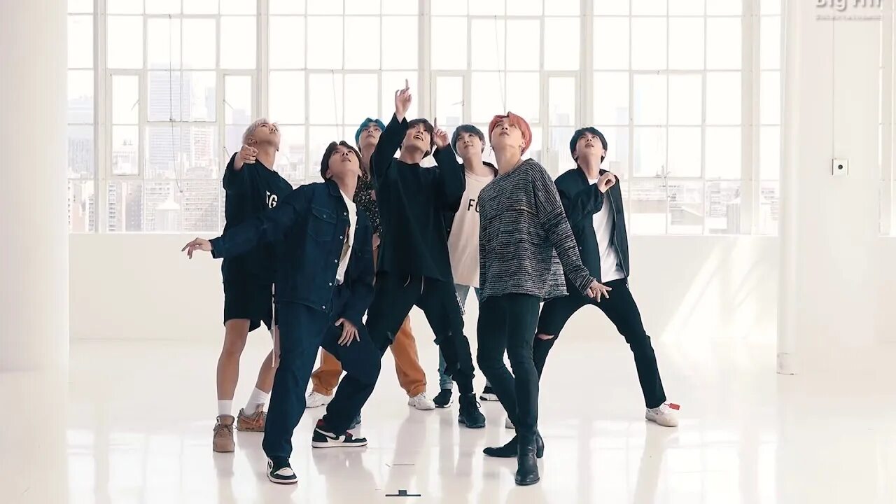 Bts practice. Хореография БТС. БТС фотосессия 2019. BTS boy with Luv Dance Practice. BTS Dynamite.