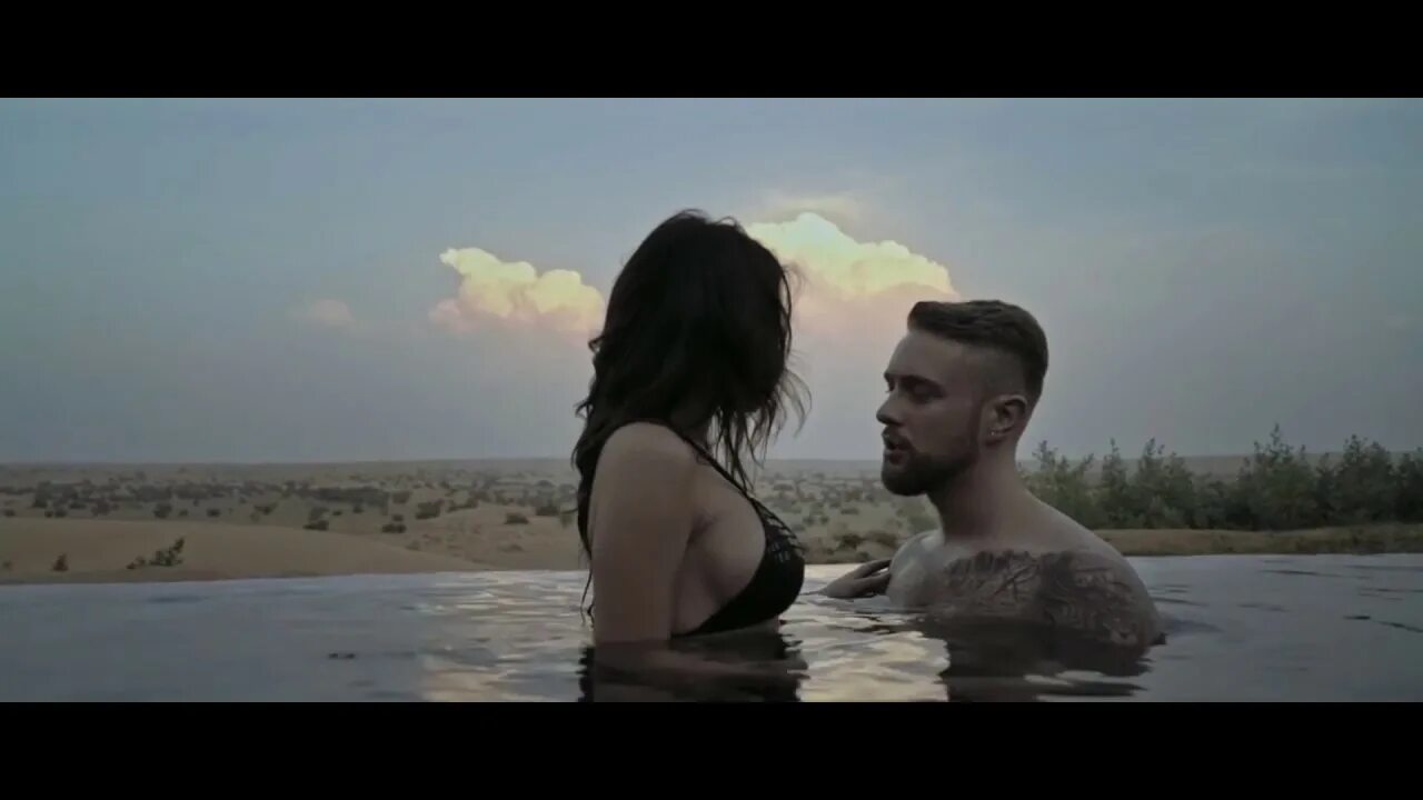 Кадры из клипов песен. Машина из клипа фабрики. Клип песни какая. Grande ariana "thank u, next". Клип песни какая.