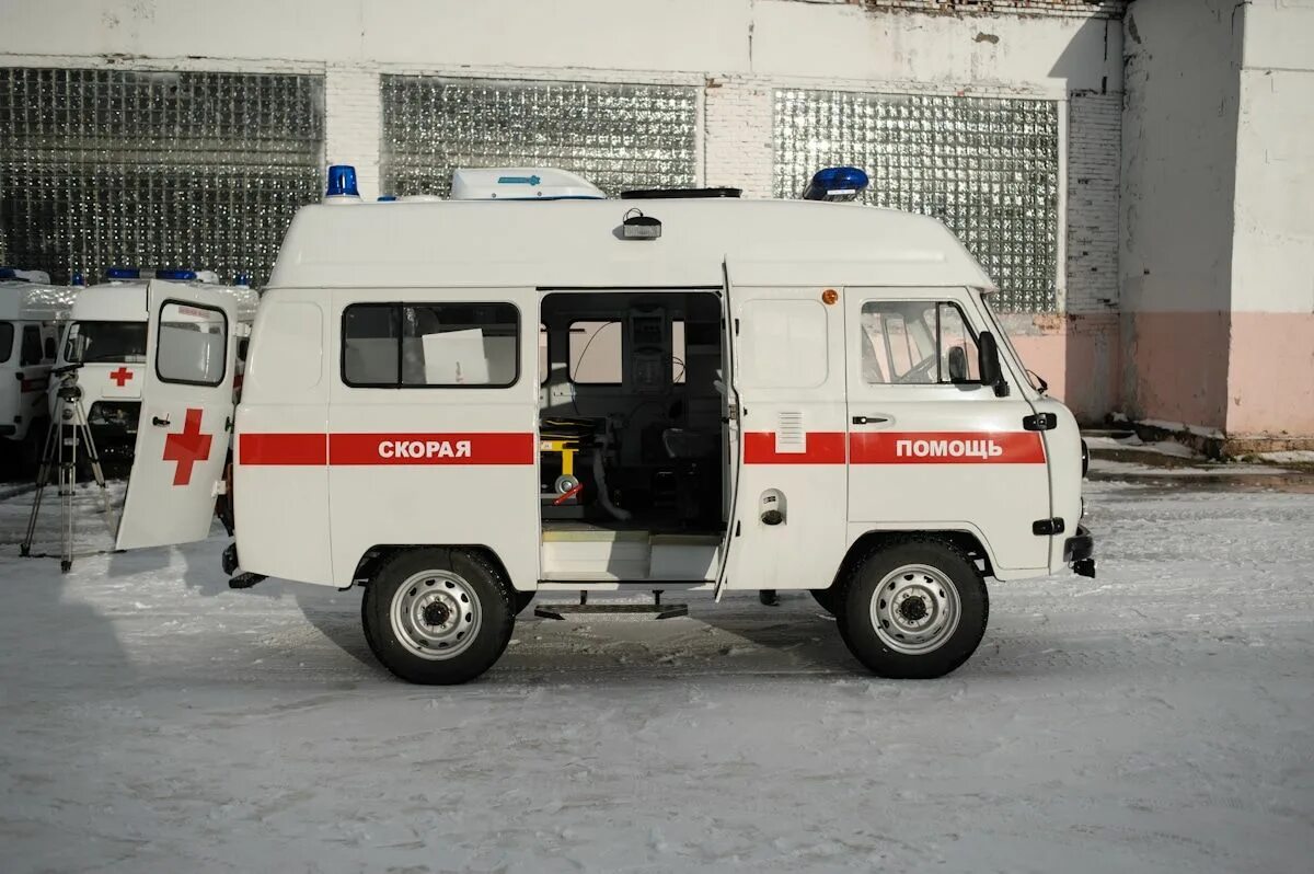 Дамас автомобиль скорая. Мал скор. Chevrolet damas скорая. Мал скор. Renault twizy cargo.