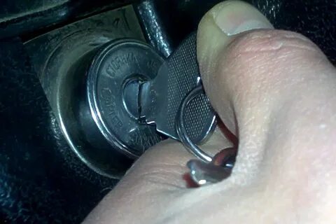 Приора не поворачивается ключ