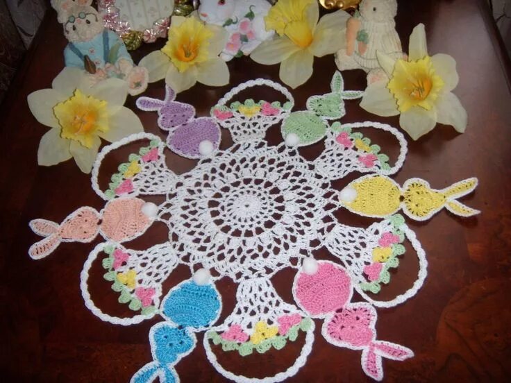 Салфетка пасхальная крючком в технике. Вязаная салфетка к Пасхе. Пасхальные салфетки крючком. Салфетка на Пасху крючком. Вязаная салфетка к Пасхе крючком.