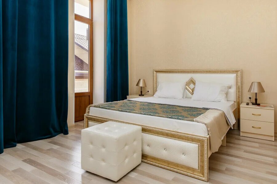 Рояль дербент. Гостиница рояль дербент. Дагестан отель рояль дербент. Royal отель дербент 3*. Отель роял дербент.