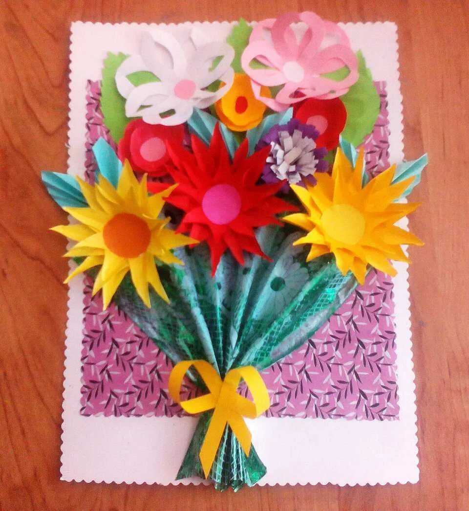 Отчет мастер класс подарок маме. Поделка цветы. Поделки для мамы. Аппликация букет цветов. Букет для мамы поделка.