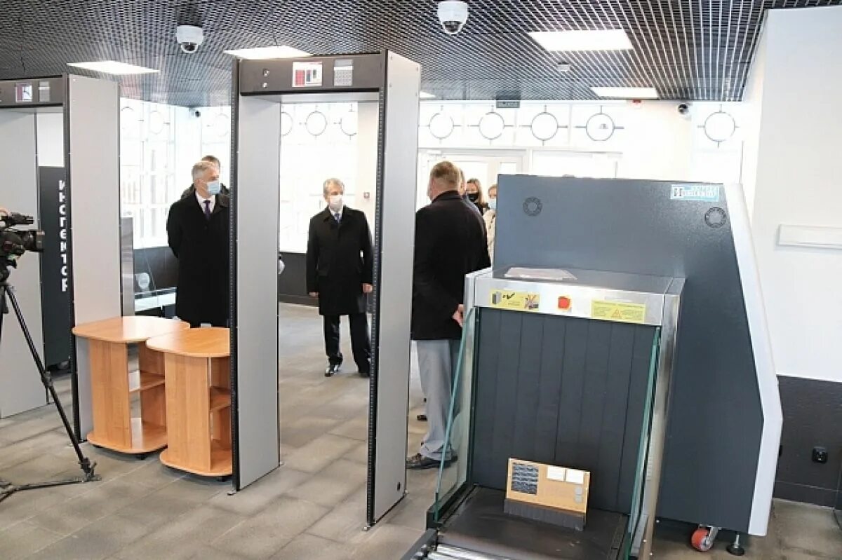 Жд кассы петрозаводск. Касса жд вокзала петрозаводск. Вокзал петрозаводск изнутри. Фото жд вокзала в петрозаводске внутри. Вокзал тверь пригородные кассы.