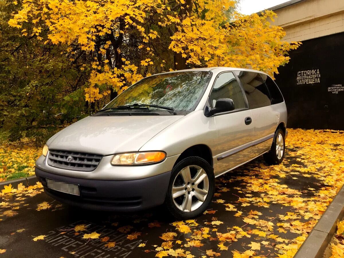 Додж караван 2000 года. Dodge Caravan III 2000. Dodge Caravan 2000. Dodge Caravan III 1995 - 2000 минивэн. Dodge /Grand/ Caravan 2000.