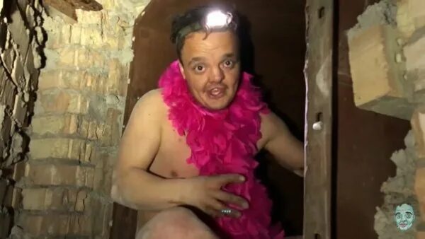 Боно супер сус. Значок super food avon. Супер сук. Саша бордо. Нарисованный чаловечик :сука.