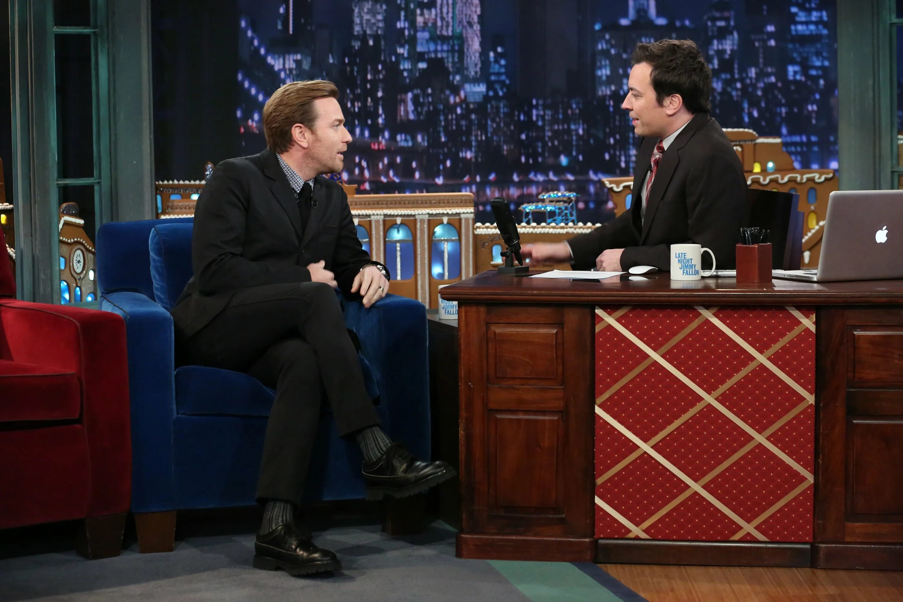 Игра one late night 2. Late night finds. Джимми фэллон. Late night show with seth meyers. Scxnks - late night.