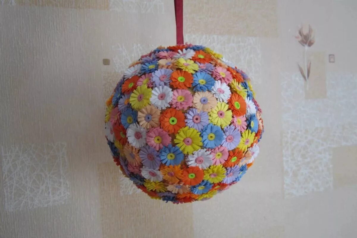 как сделать детский шар. поделка шар из бумаги. нитки на шарике с клеем. воздушный шар поделка для детей. объемный бумажный шар.