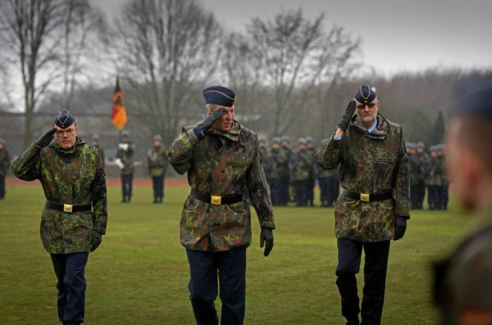 Запись офицеров бундесвера. Запись офицеров бундесвера. Униформа бундесвера 2000. Запись офицеров бундесвера. Запись офицеров бундесвера.