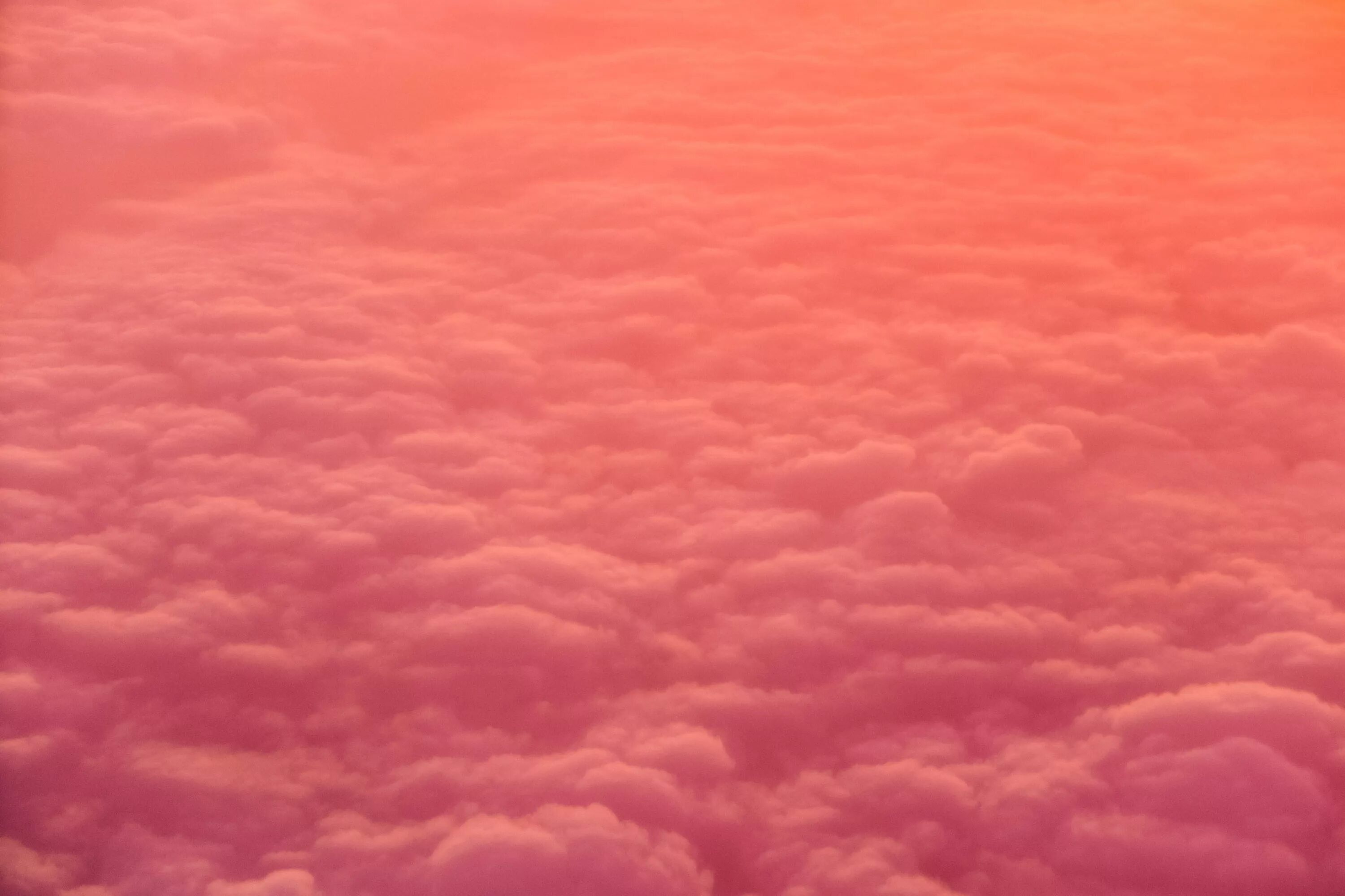 Розовое небо. Розовое облако. Персиковые облака. Розово оранжевые облака.