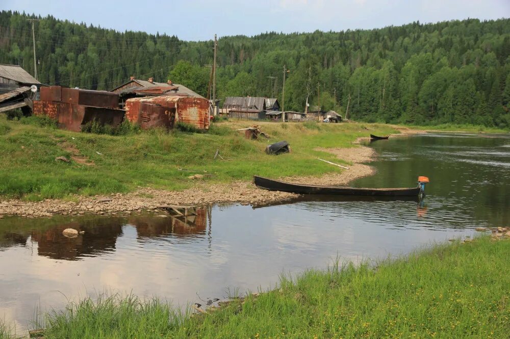 Дома у реки пермский край. Речка Вижай Пермский край. Поселок Вижай Пермский край. Река Вильва Пермский край. Вижай Чердынский район.