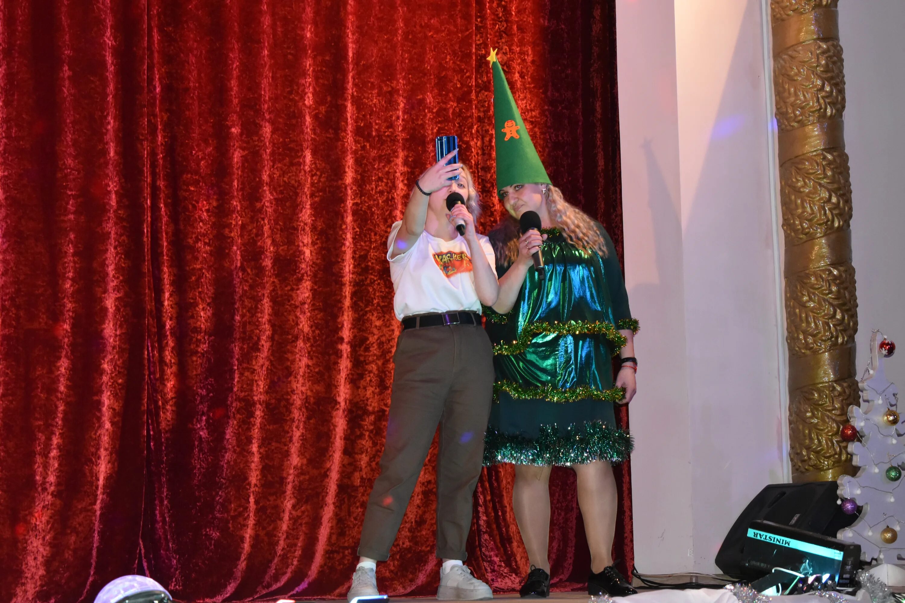 рдк кабанск новогодние представления для детей. дед мороз якутии. рдк кабанск новогодние представления для детей. д мороз. новогоднее представление в рдк.