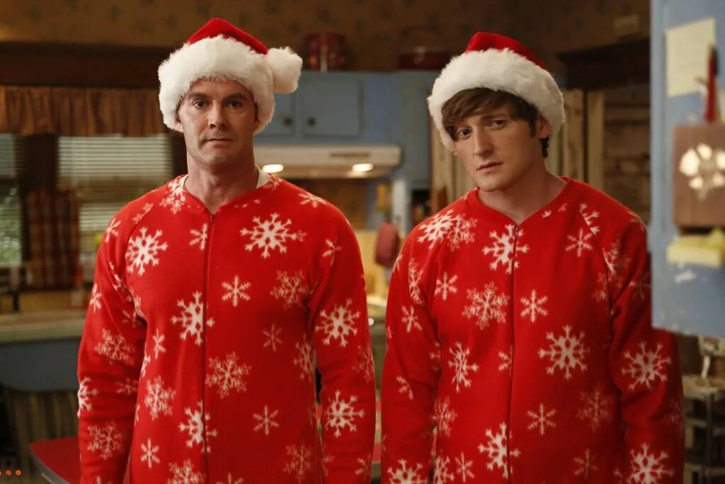 Christmas исполнитель. Christmas исполнитель. 5 seconds of summer новогодняя открытка. Джордж майкл ласт кристмас. Christmas исполнитель.