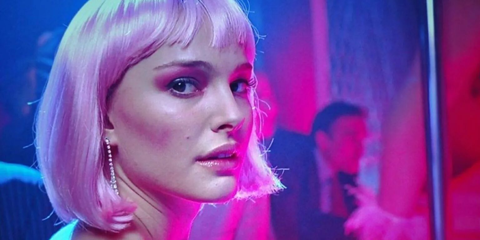 Близость натали. Близость натали. Натали портман 2004. Натали портман в розовом парике. Натали портман 2004.