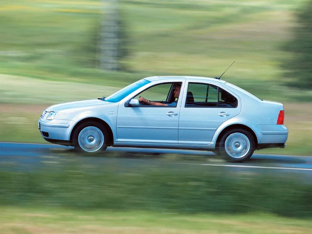 Volkswagen Bora 1 поколение. Фольксваген Бора седан. Volkswagen Bora 1.6 1 поколения. Седан Volkswagen Bora.