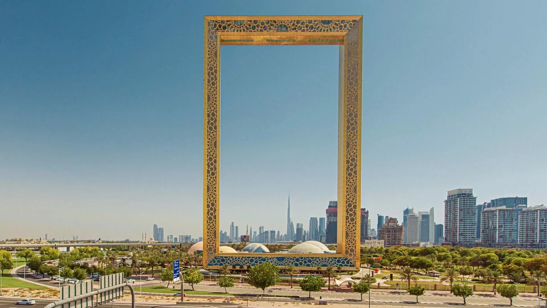 Что находится внутри дубайской рамки Dubai Municipality launches new VIP ticket package for visiting Frame Dubai
