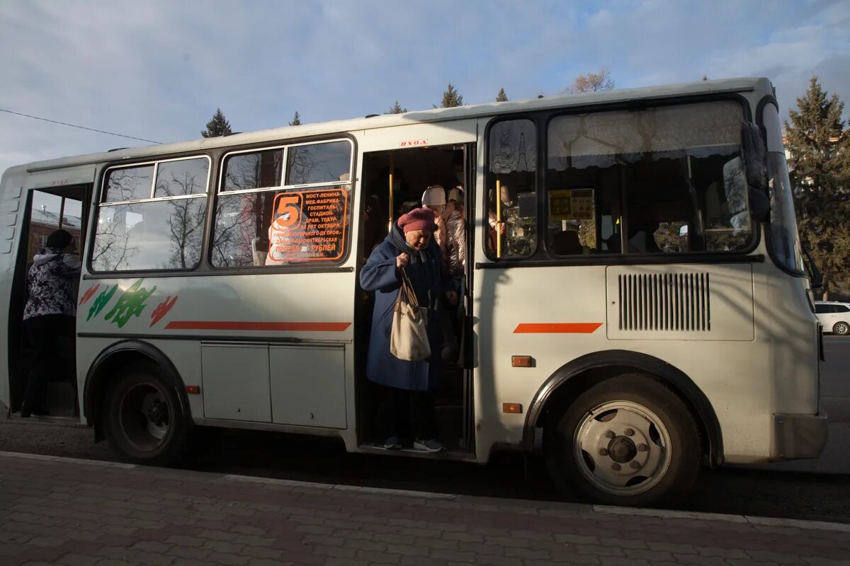 Номер амурского автовокзала. Амурские автобусы. Школьные автобусы в Амурской области 2022 году. Новые автобусы школьные в Амурской области в 2022 году. Амурский автобус когда будет.