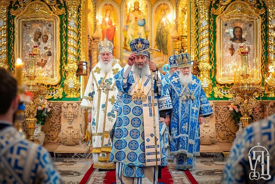 Почаевская лавра лавры. Почаевская лавра почаев. Последние новости почаевской лавры. Почаевская лавра крестный ход. Епископ почаевской лавры.