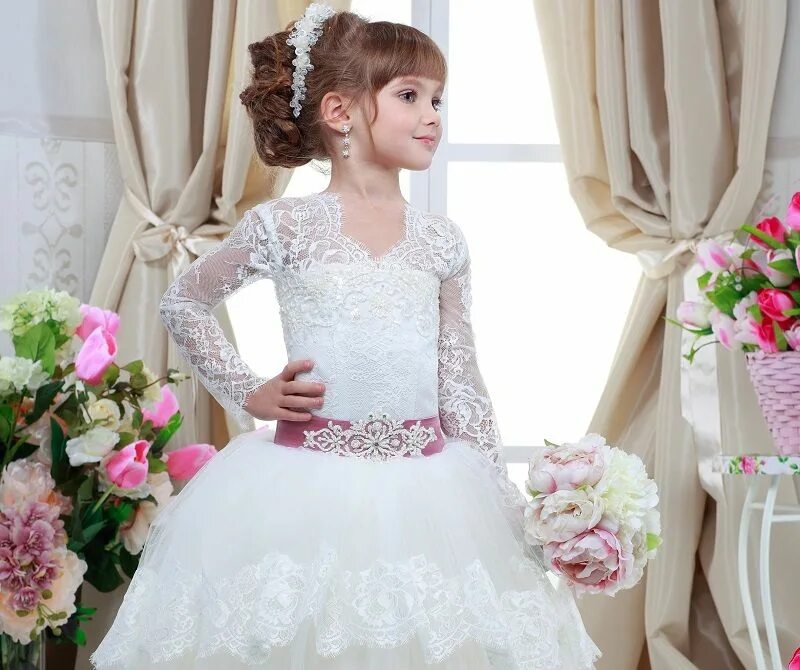 Зовут анна город самара. Девицы самара. Красивые женщины в самаре. Девушка и лансер 10. Массажистка надежда в самаре.