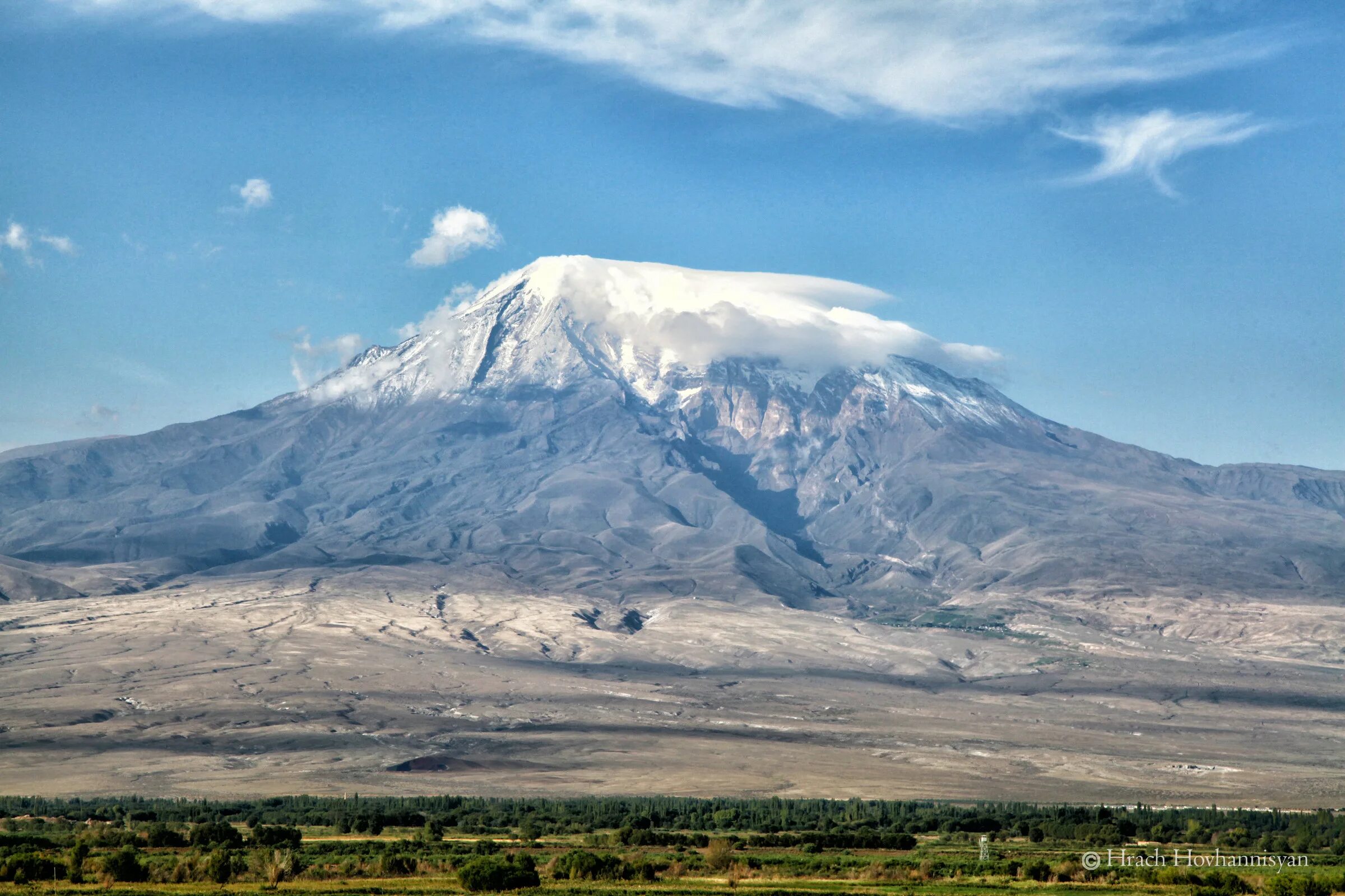 Гора Арарат. Гора Арарат 5165 м. Гора Арарат со стороны Армении. Арарат из Турции. Арарат находится в армении