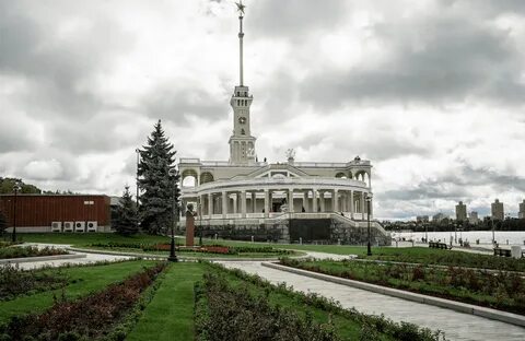 Речной дворец