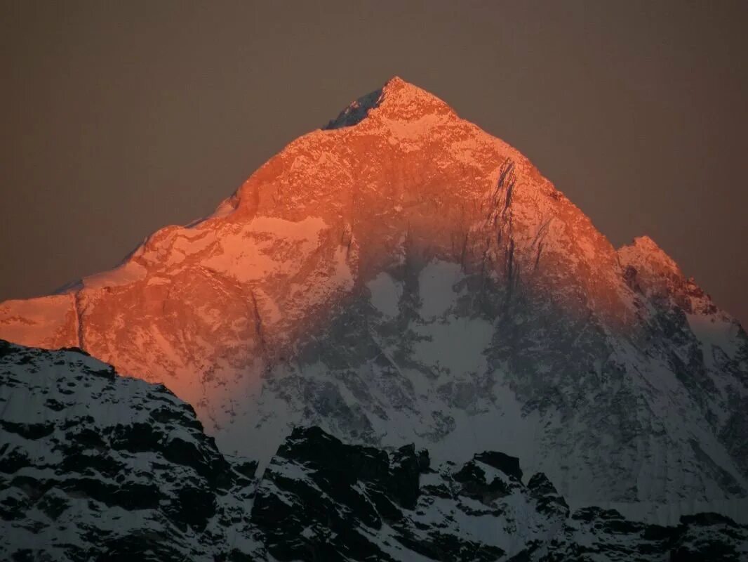 Mount everest is high in the world. Эверест Лхоцзе Макалу. Восьмитысячники Гималаев Макалу. Макалу гора. Макалу Непал.