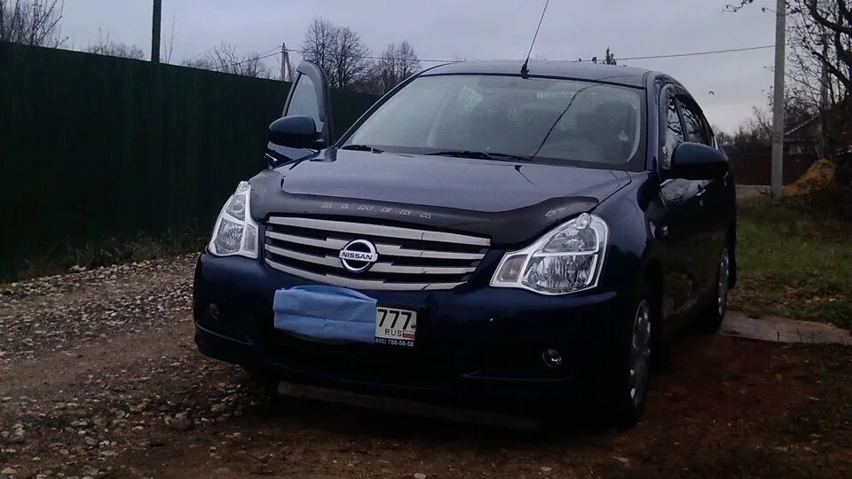 Almera g15 дефлектор капота. Nissan Almera g15 АКПП. Дефлекторы на Ниссан Альмера g15 от Мерседеса. Клипса lbaktrnjhf rfgjnfальмера g15.