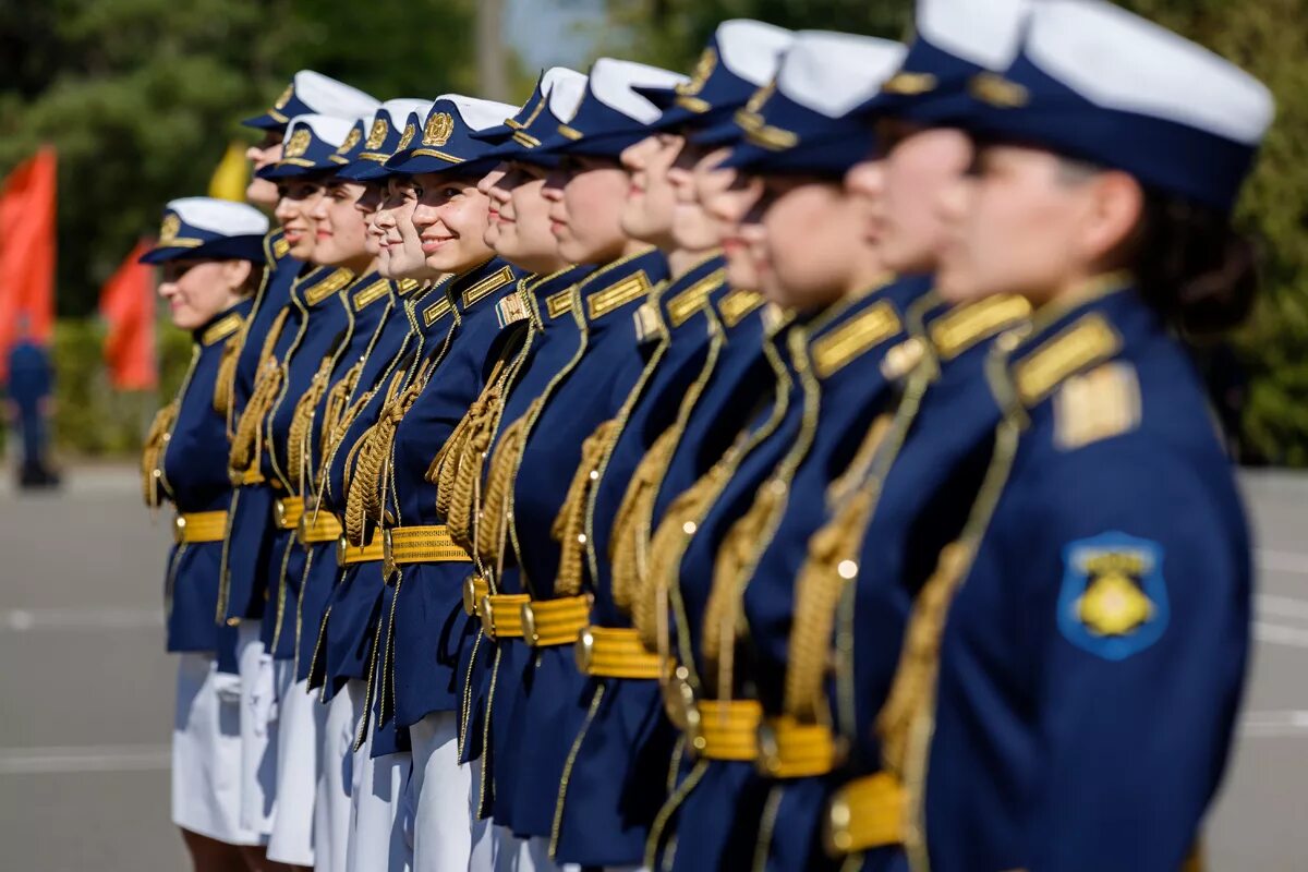 Высшее военное авиационное училище. Курсантки КВВАУЛ. Курсантки Краснодарского военного училища КВВАУЛ. Краснодарское высшее военное летное училище. Краснодарское высшее военное авиационное училище курсанты.