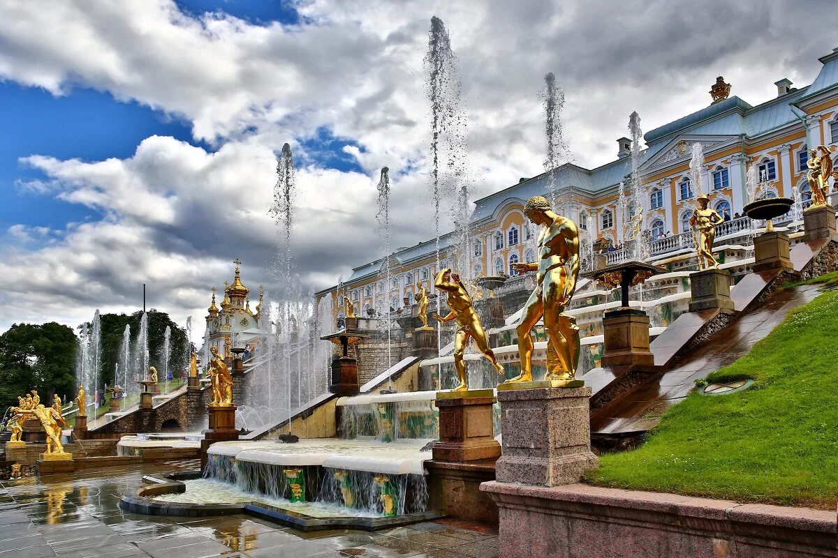 Петергоф лучшее. Петергоф Приморский Парадиз Петра Великого. Петербург Эстетика Петергоф. Петергоф Белгород. Питер ночной Петергоф замки.