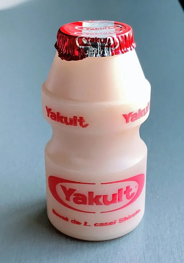 Yakult brothers team tidebound. Yakult напиток. йогурт. китайский йогурт. йогурт в бутылке.
