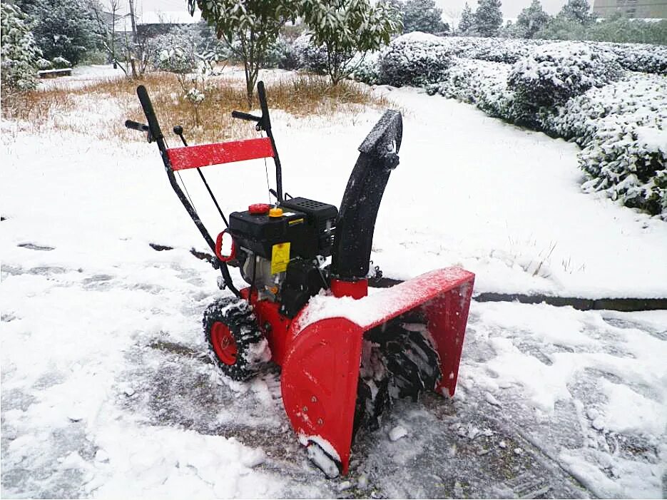 Купить снегоуборщик бу недорого. Снегоуборщик Loncin 196cc. Снегоуборщик Snow Thrower 5,5hp. Loncin 212cc снегоуборщик. Loncin 163cc снегоуборщик.