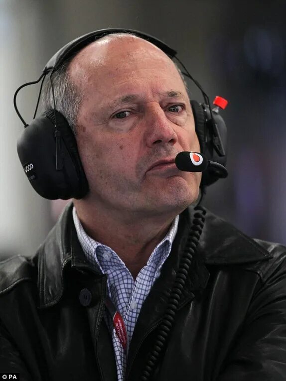 Рон деннис макларен сейчас. Рон деннис в молодости. Рон деннис макларен. Рон деннис. Рон деннис.