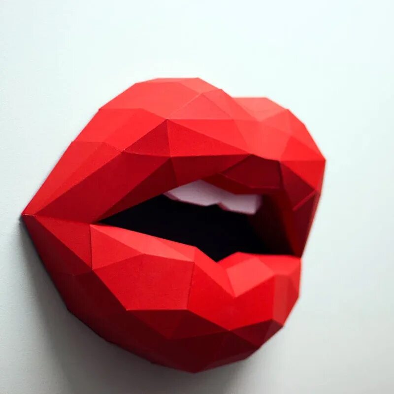 3 d губы. Полигональные губы. полигональная фигура губы развертка. паперкрафт губы. объемные губы из бумаги.