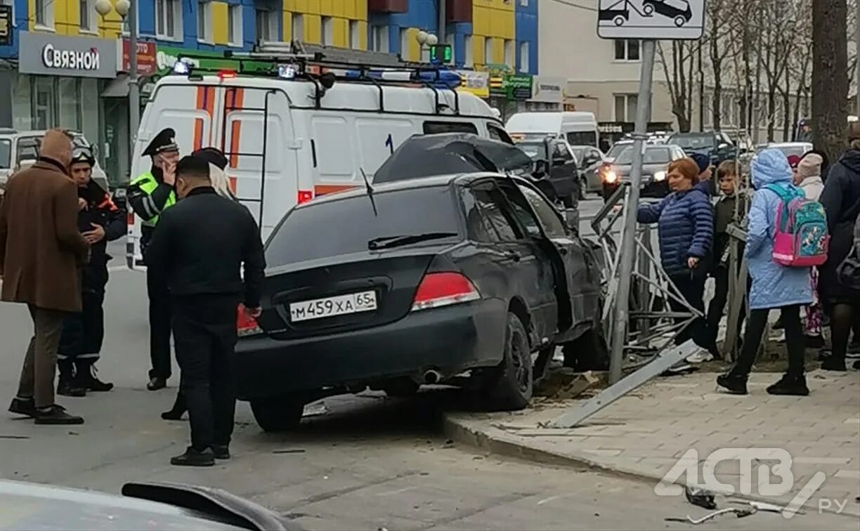 Происшествия южно сахалинск. Аварию Южной Сахалинской. ДТП Южно-Сахалинск сегодня. Происшествия на сегодня вюжномсахалинске. АСТВ происшествия в Южно Сахалинске.