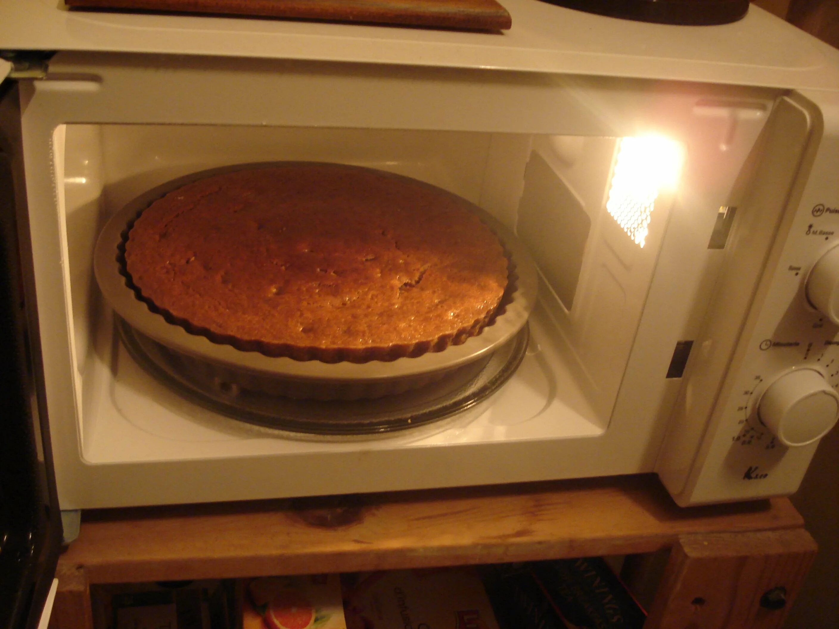 Микро торт. Торт в микроволновке. Микроволновка для выпечки тартов. Пирог в микроволновке.