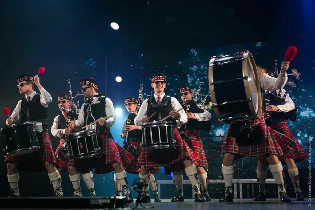 Оркестр волынщиков. Группа оркестр волынщиков москвы. оркестр волынщиков москвы сити пайпс. шотландский оркестр волынщиков.