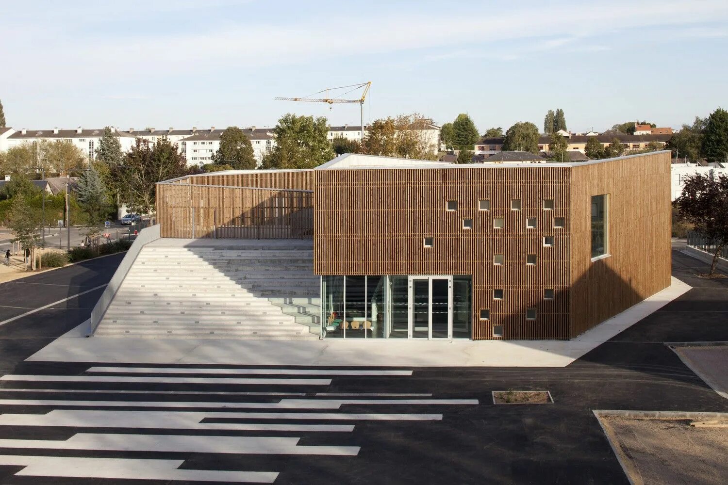 Cultural center. Архитектура басры. Culture centre. Культурный центр ле-аг, франция. Досугово-культурный центр архитектура в европе.