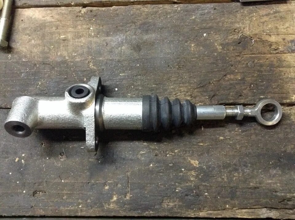 Рабочий цилиндр сцепления бмв е36. Главный цилиндр сцепления бмв е36. Главный цилиндр сцепления e36 fag. Bmw цилиндр сцепления главный. Рабочий цилиндр сцепления bmw e36.