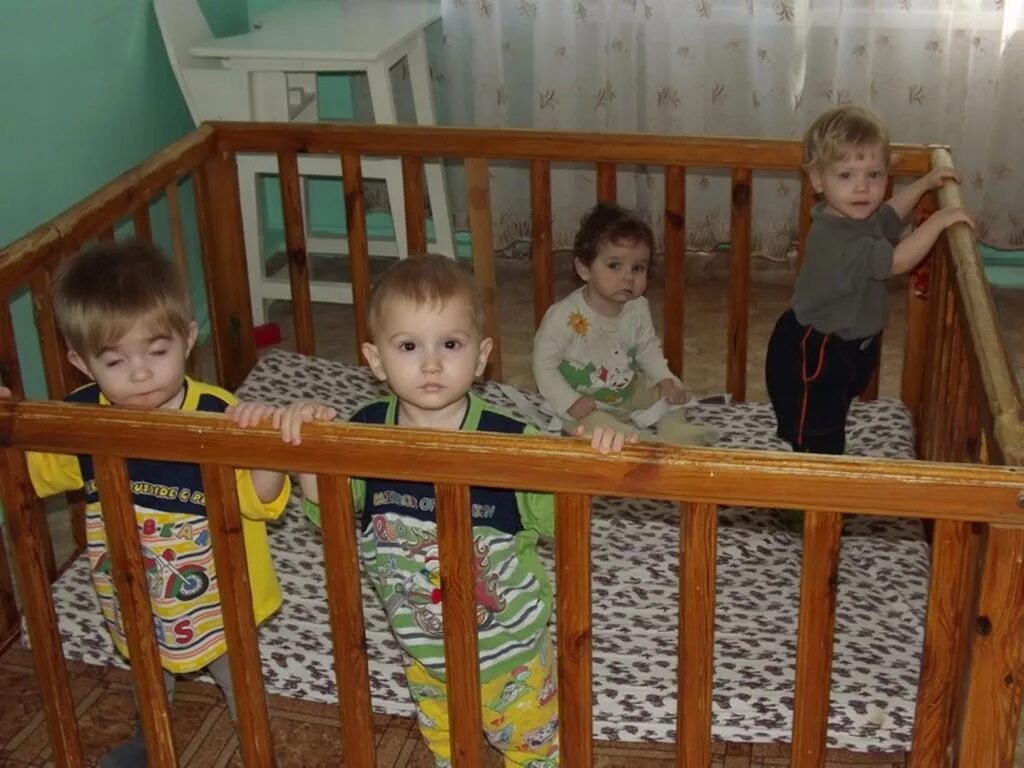 Где нет детских домов. Детский дом номер 1 красноярск. дети в детских домах. детские дома. дом для детей.