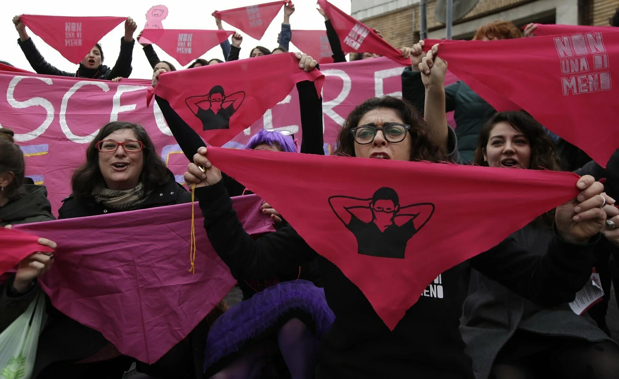 Женская демонстрация. Международный женский день в Италии. Международный женский день демонстрации. Забастовка женщин.