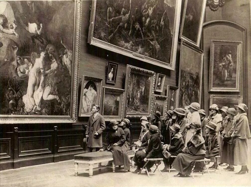 Выставка 19 века. Лувр 20 век. лувр 19 века. лувр 19 век внутри. лувр. 1907 г..