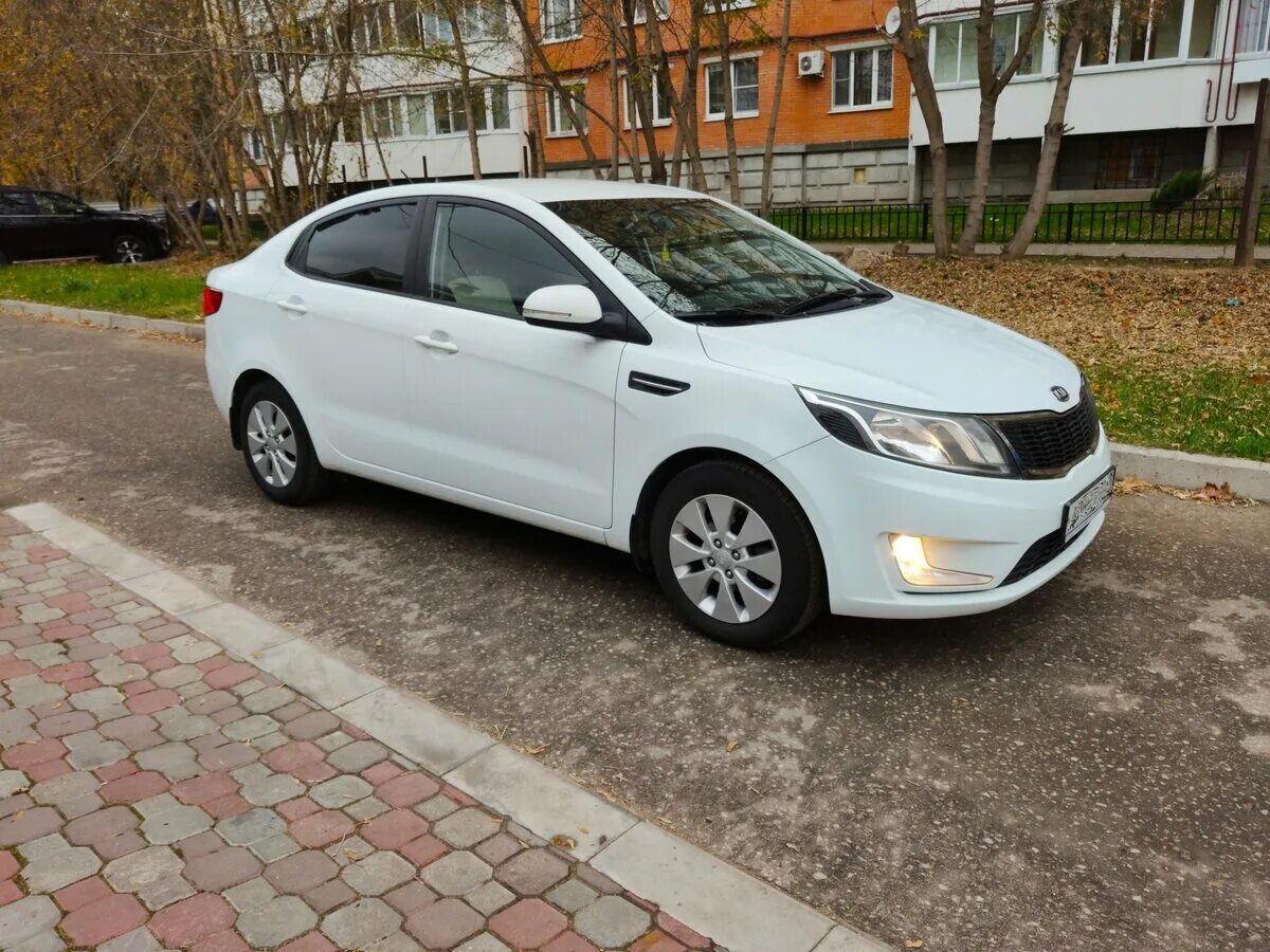 Kia Rio 3 белая. Kia Rio 2017 белый. Kia Rio 3 2013. Kia Rio 1.6 at, 2017. Купить киа рио белая