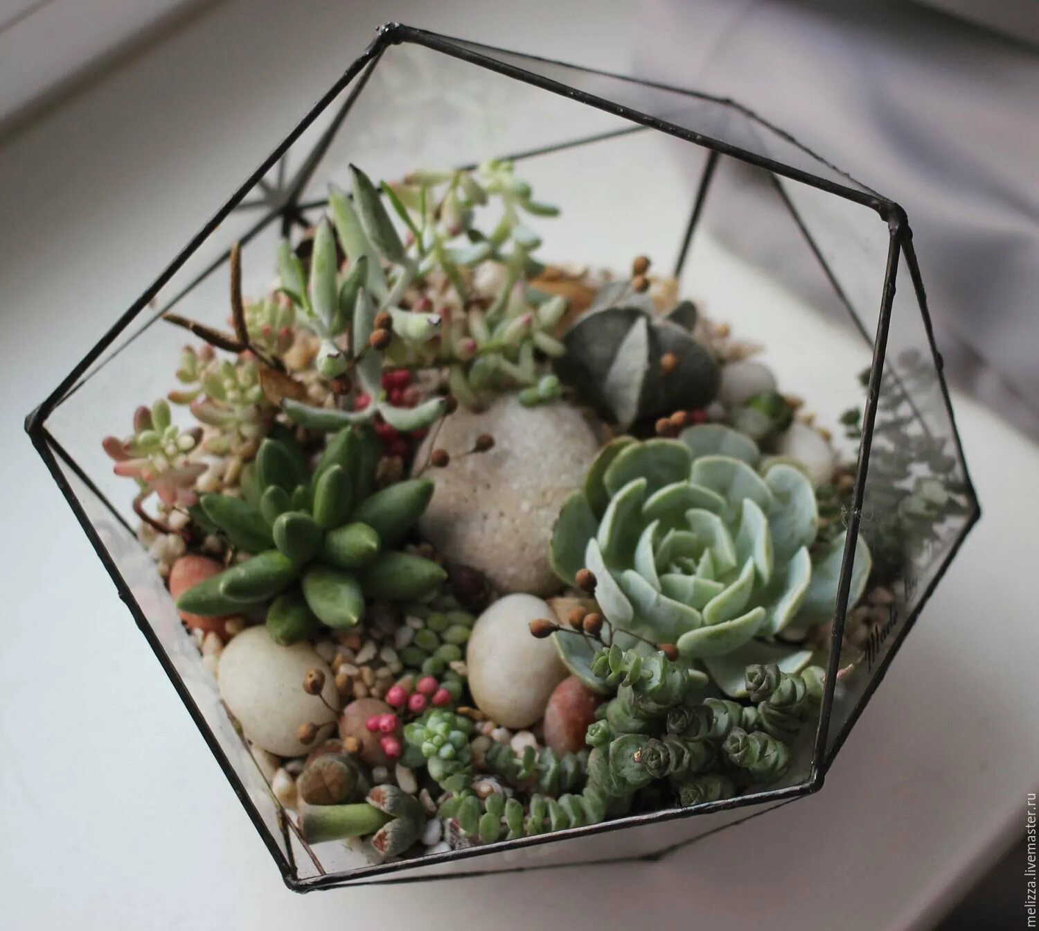 Пасхальный декор пинтерест. Весенние композиции. Композиция интерьерная. Флористика для начинающих. Флорариум молодило.