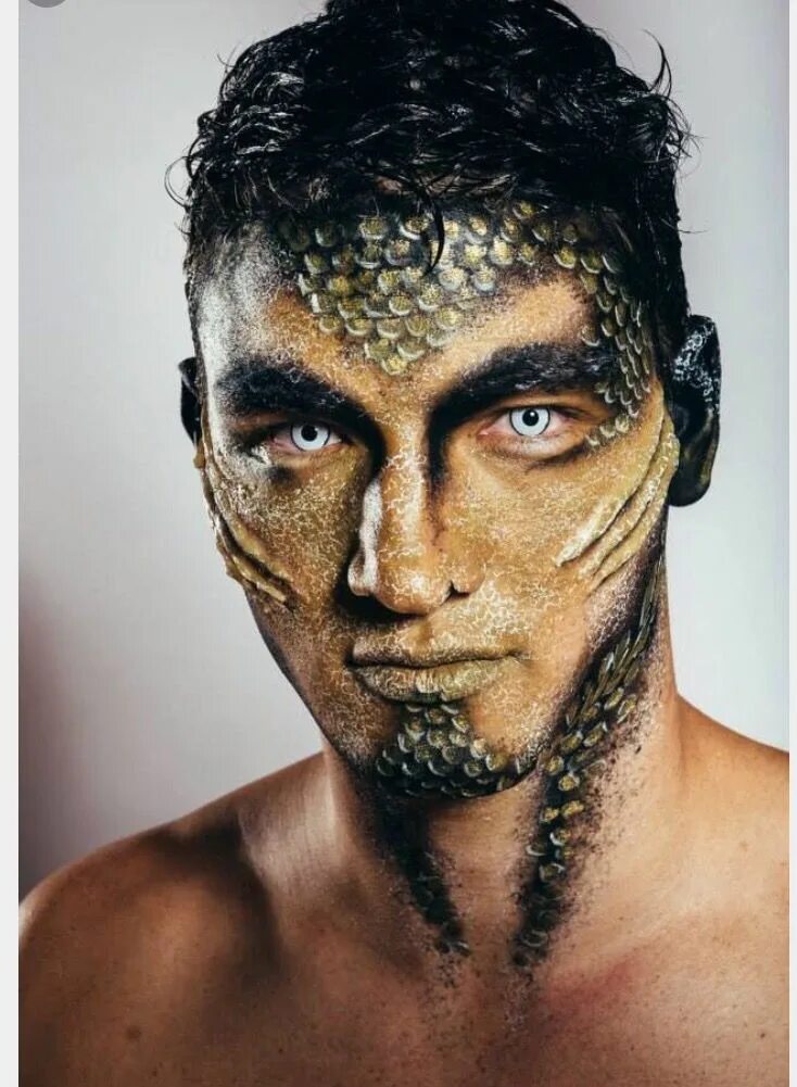 Бодиарт на лице. Гримм людей. Грим волка на лице. Мужской креативный макияж. Макияж волка на лице.