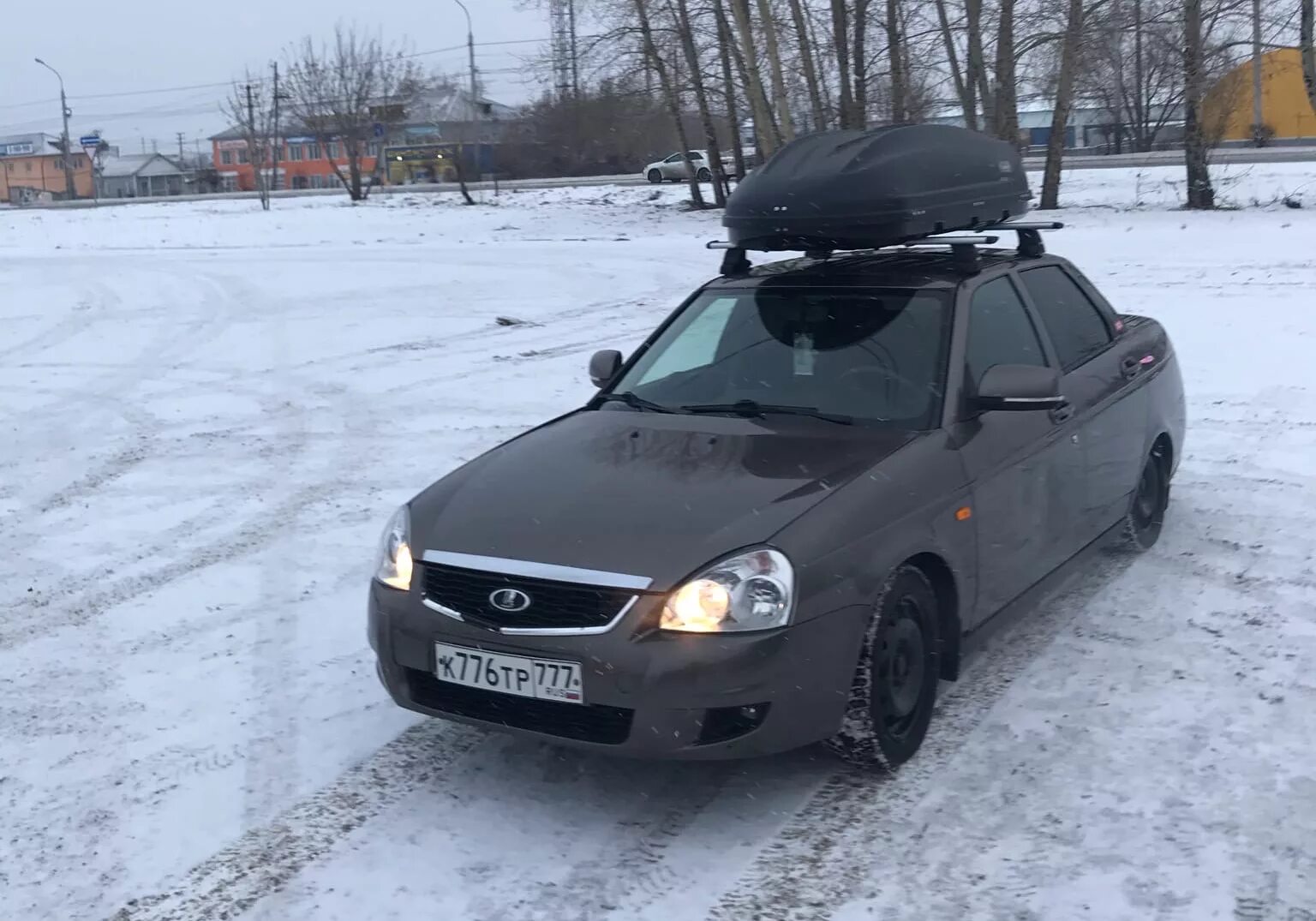 Приора седан автобокс 500 л. Приора универсал r16 с багажником на крыше. Приора седан с боксом.