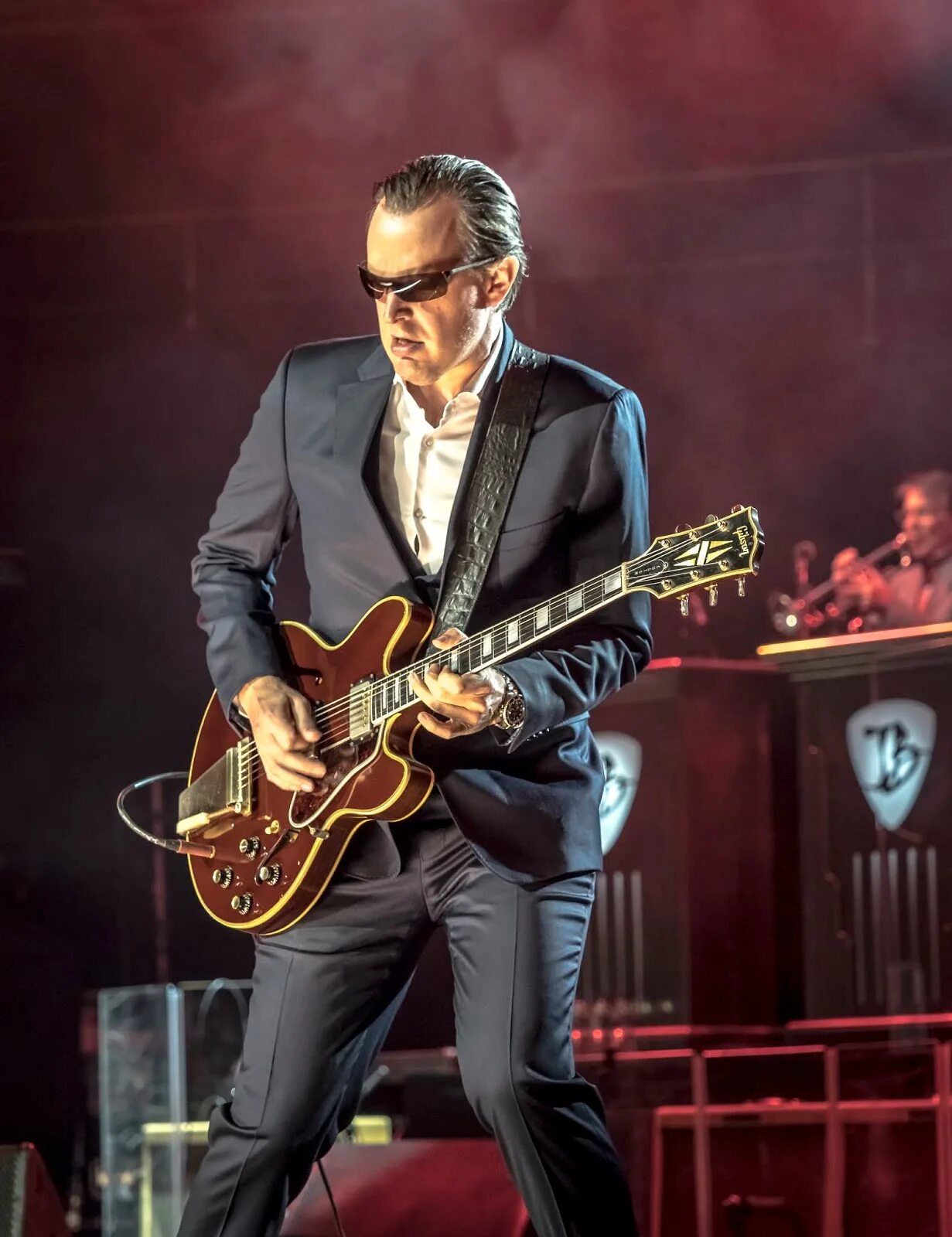 Джо бонамасса роскошный. Joe bonamassa 2022. Joe bonamassa blues of desperation. Live at the greek theatre джо бонамасса. Джо бонамасса.