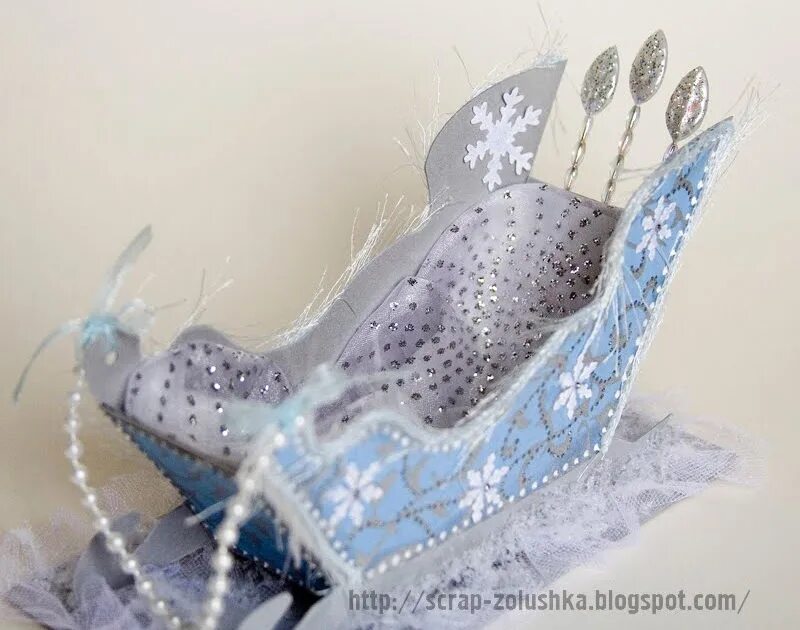 Санки снежная королева. Снежные сани. Новогодние сани деда мороза. Сани из фоамирана. Санки снежная королева.