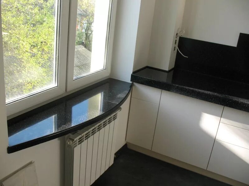 Подоконник пвх белый. Столешница подоконник из искусственного камня. Полукруглый подоконник. Corian искусственный камень подоконник. Подоконник мюллер ld s30.