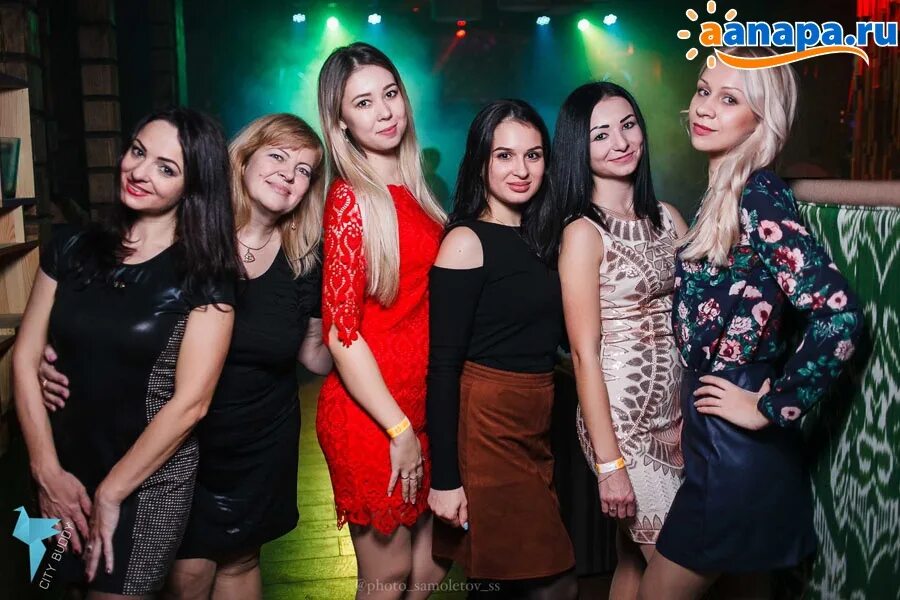 Клуб яго анапа. Клуб яга анапа. Ночной клуб iago анапа. Кафе маби анапа. Яго бар анапа.